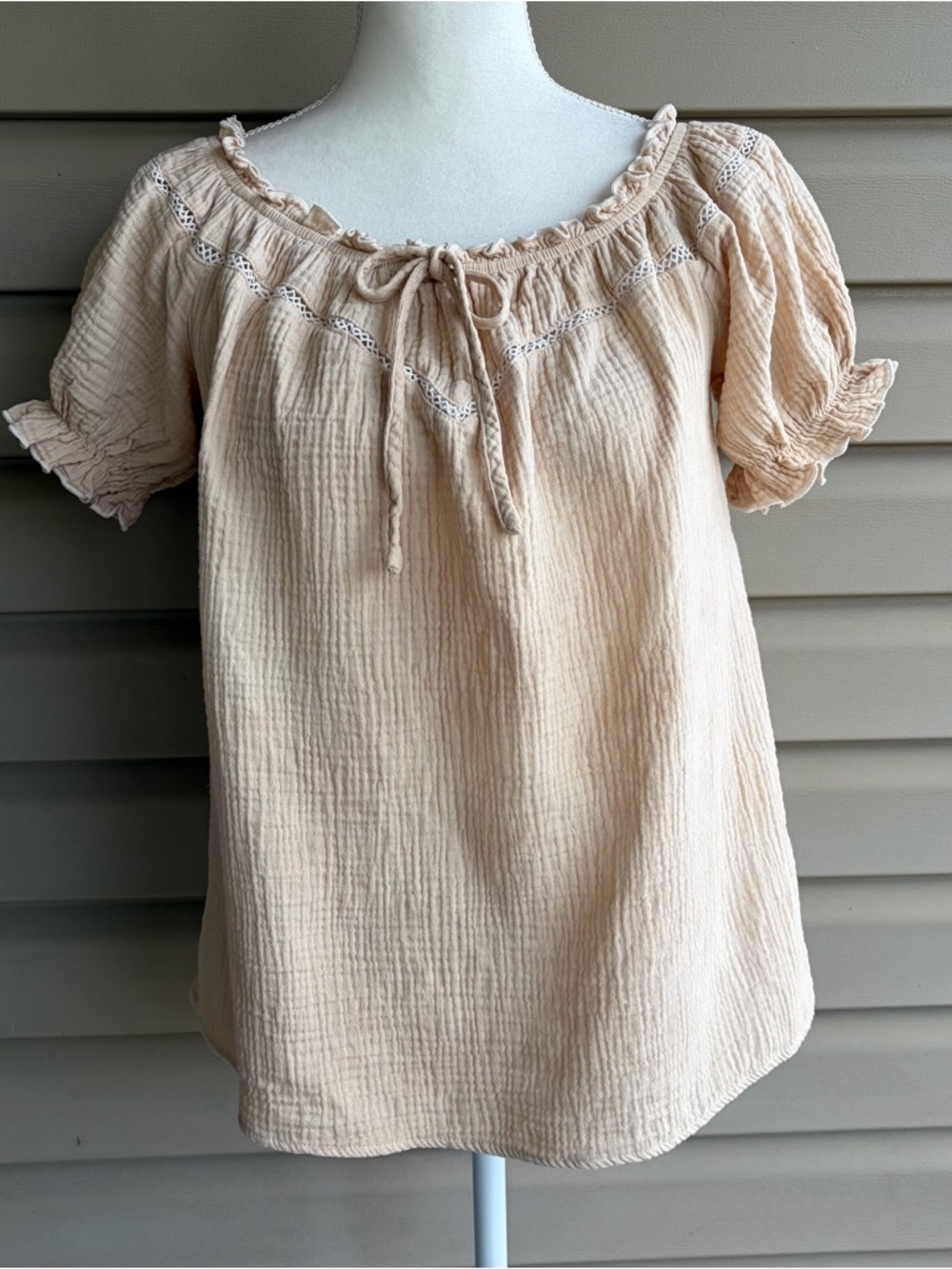 •Scarlet Darkness• Cream Gauze Peasant Top – Size Medium